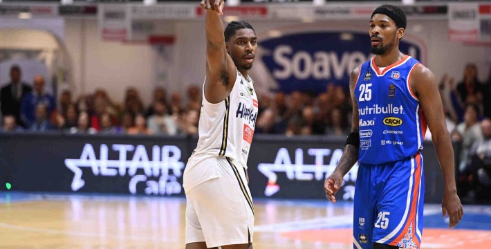 La Valtur Brindisi è in totale emergenza senza Ogden e Vildera, Taylor gioca da MVP e Torino chiude la partita